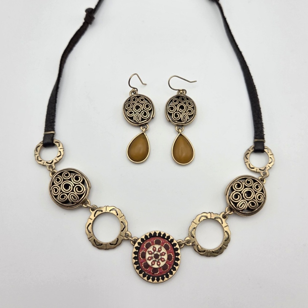 Lucky Brand Suzani Coral Brass Tone Medallion Necklace & Earring Set Leather